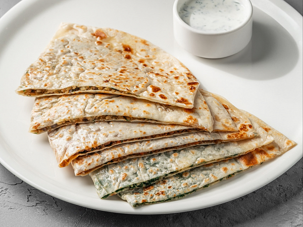 Кутаб с сыром и зеленью