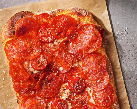 Фокачча с пепперони и черри