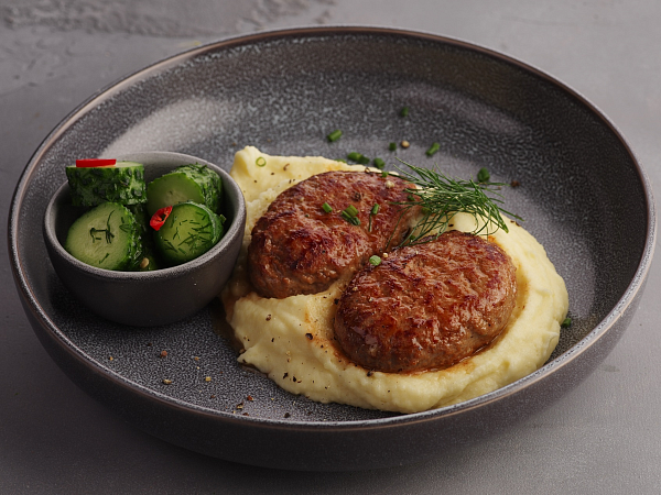 Котлеты домашние с картофельным пюре