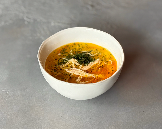 Суп куриный с домашней лапшой