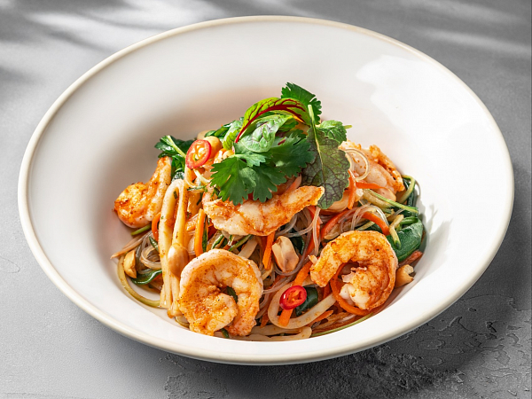 Салат из каламара, креветок и фунчозы